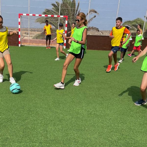 alumnos campamento escolar